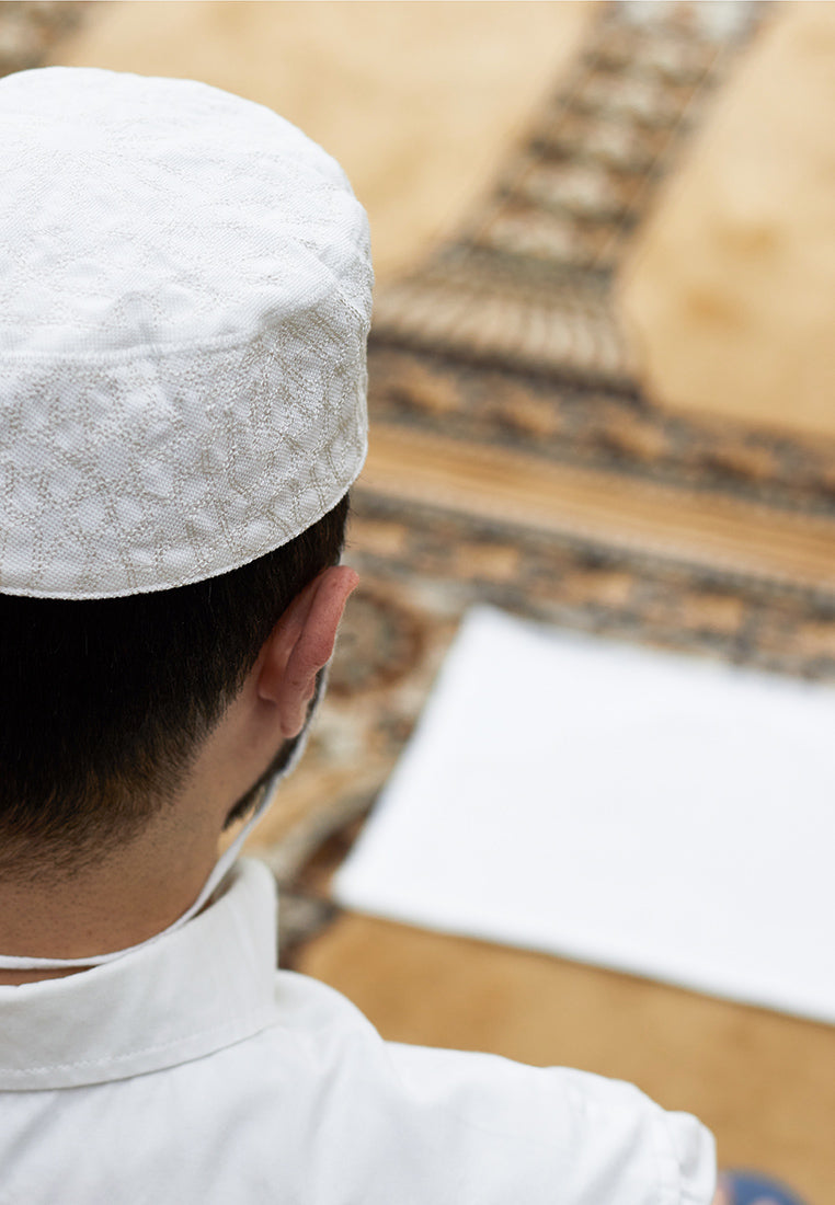 MEN PRAYER SET Madina White