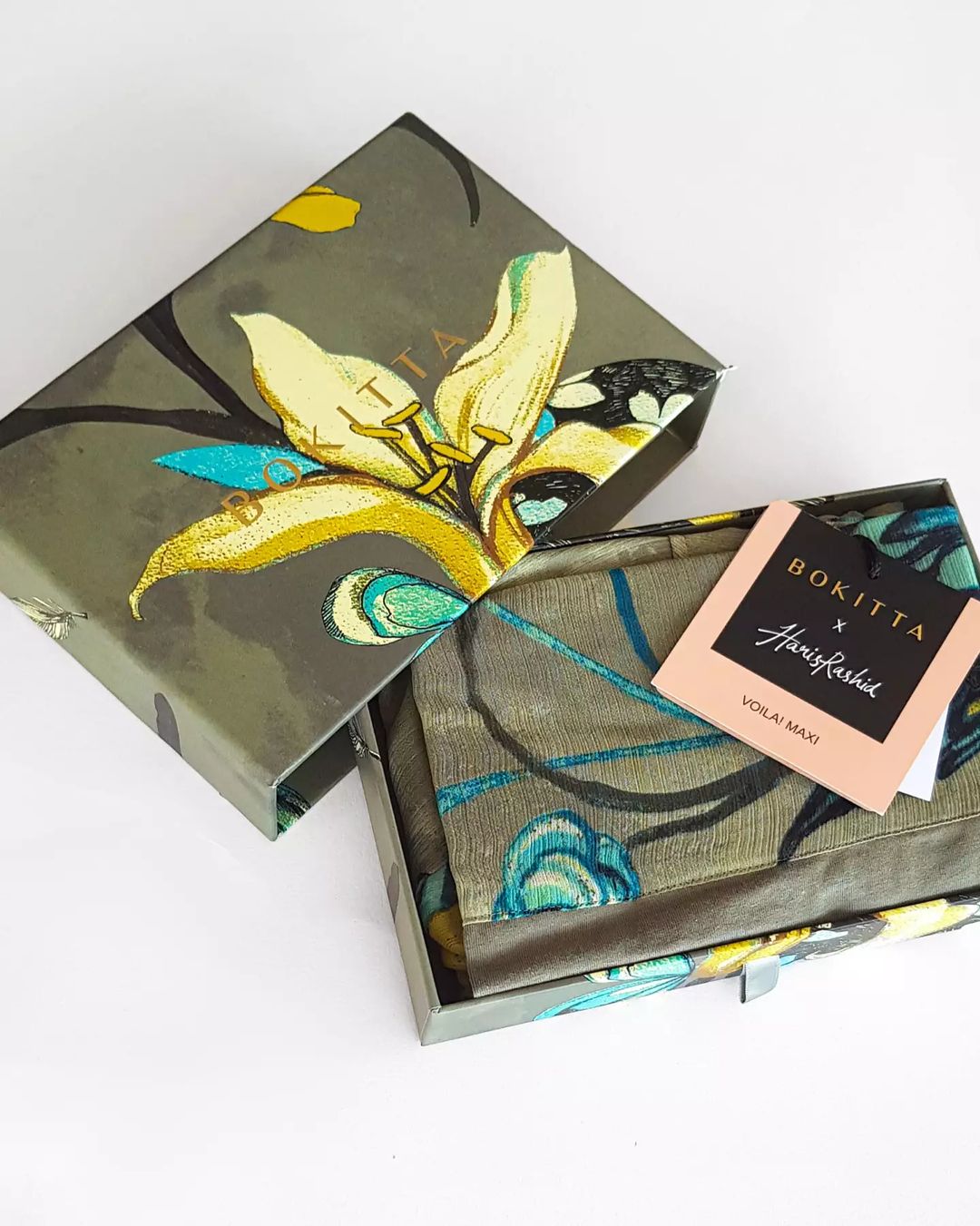 SHE Love Is In The Air