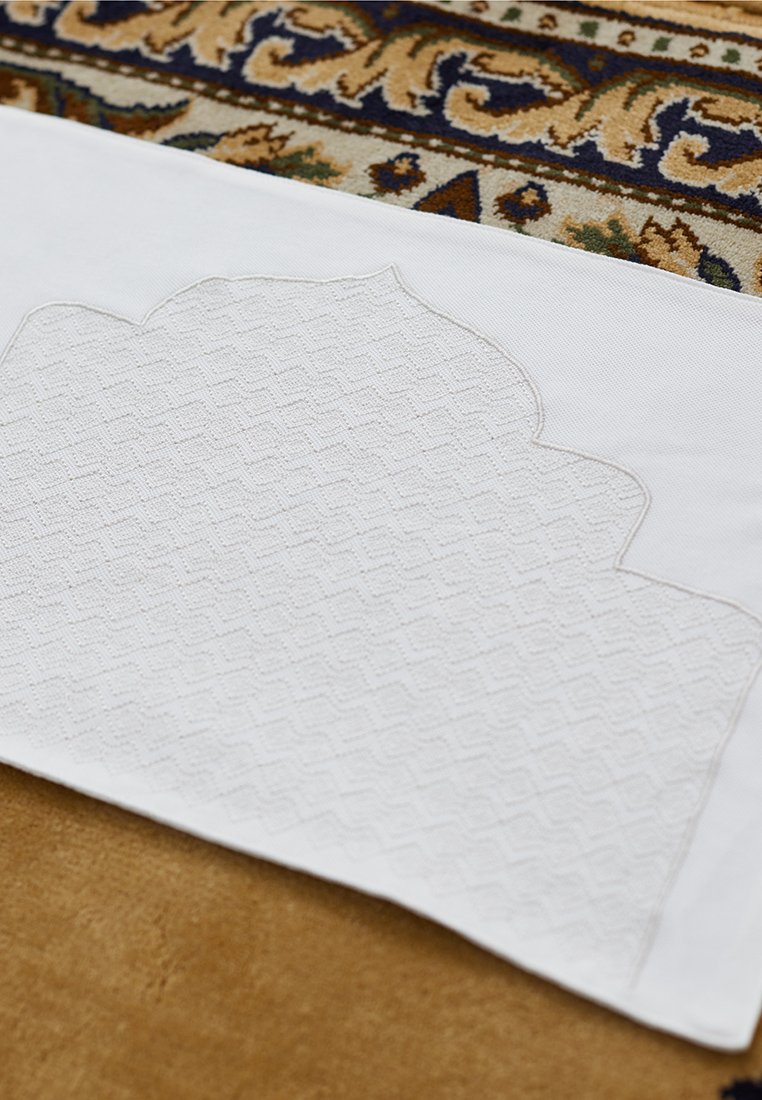 MEN PRAYET SET Dar El Salam White